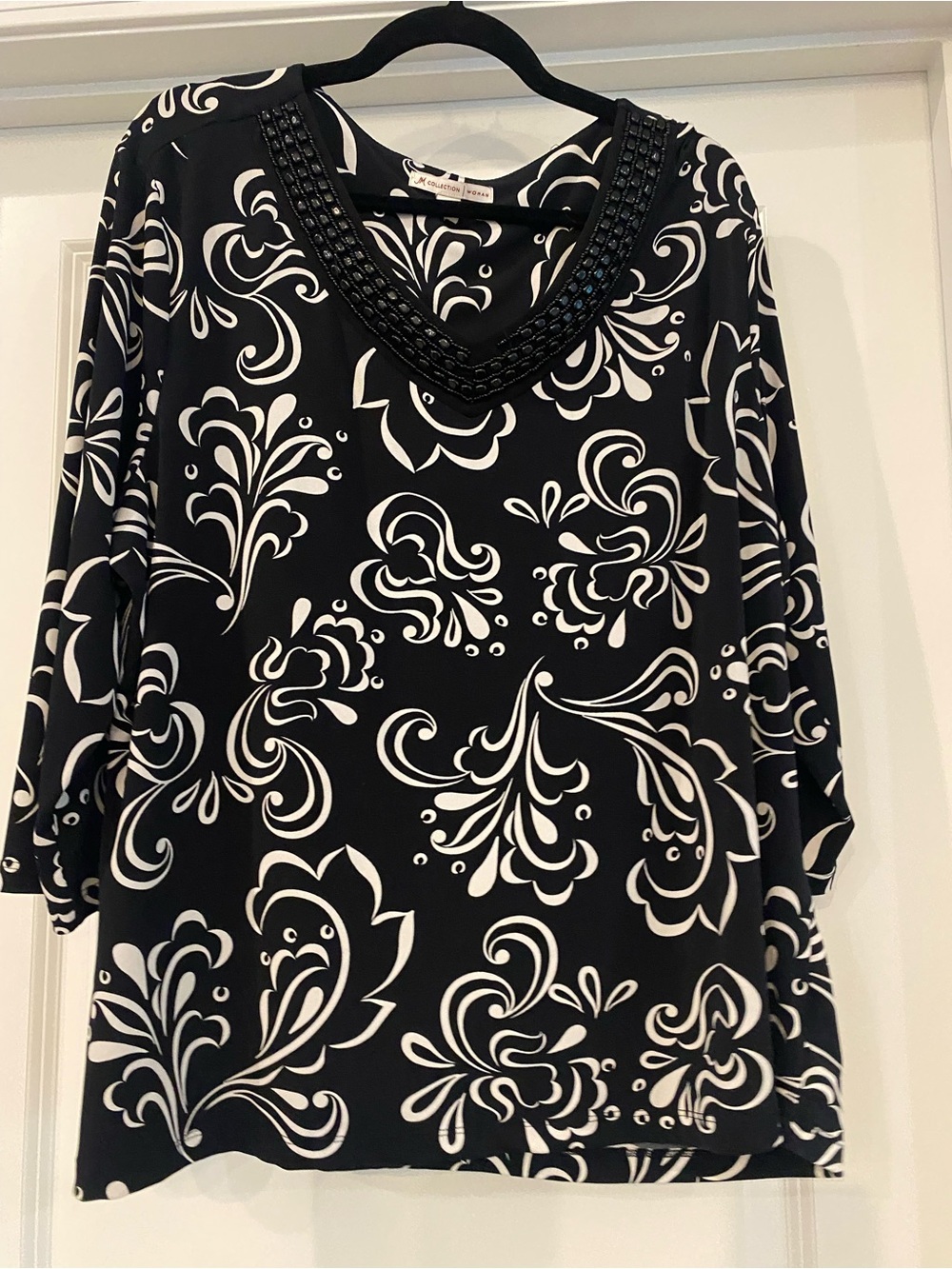 J-M Collection Women’s Black & White Beaded V-Neck Top